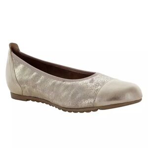 Munro Women's Sz 6M Henlee Platinum Shimmer Slip On Suede Leather Shoes